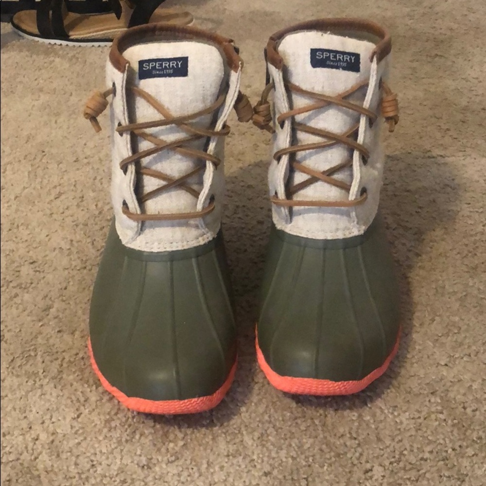 SPERRY DUCK BOOTS!